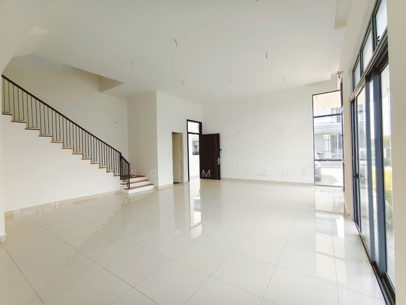 Semi-Detached House for Sale in Shah Alam (Selangor) - Kamsol Mascuri - Living Room - PropertyGuru.com.my