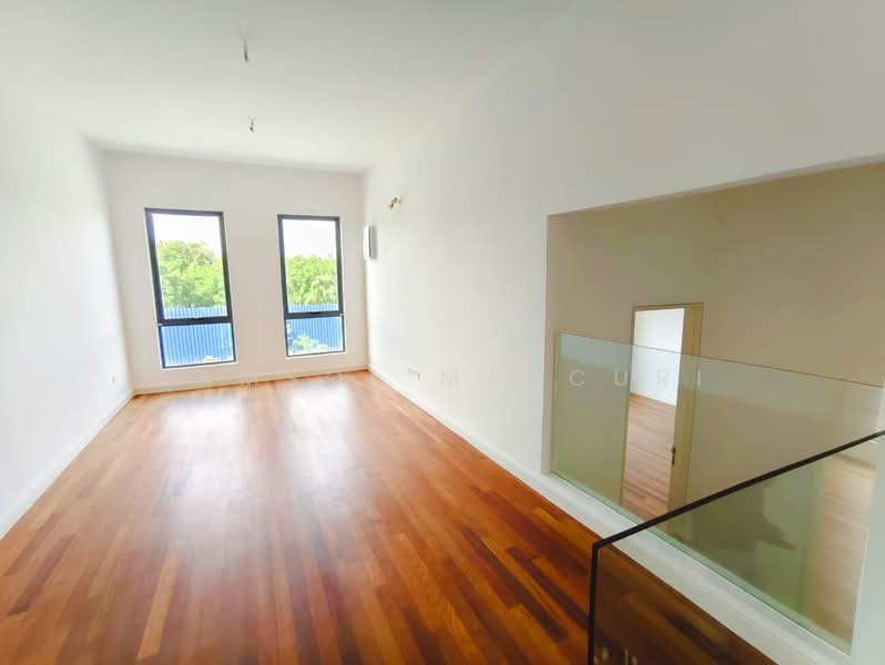 Semi-Detached House for Sale in Shah Alam (Selangor) - Kamsol Mascuri - Living Room - PropertyGuru.com.my