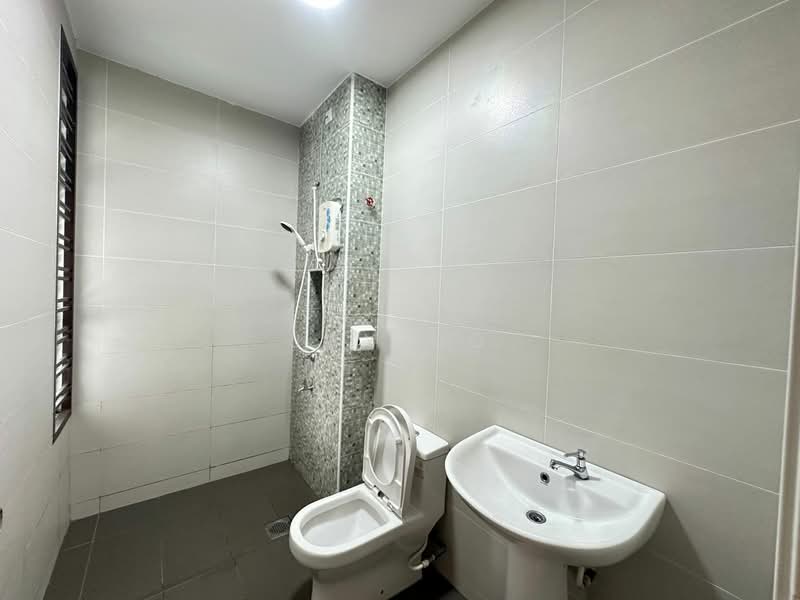Rumah Teres untuk Disewa di Taman Mutiara Rini (Skudai) - Jay Ho - Bathroom - PropertyGuru.com.my