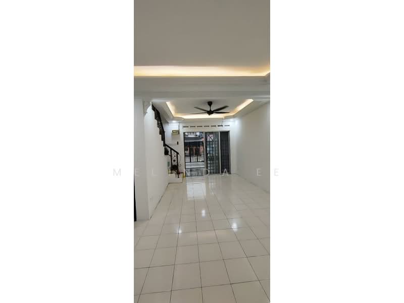 2-storey Terraced House for Sale in Taman Cahaya Masai (Pasir Gudang) - Melinda Ee - Living Room - PropertyGuru.com.my