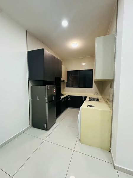 Kondominium untuk Disewa di Bay Point @ Country Garden Danga Bay - Alviss Tay - Kitchen - PropertyGuru.com.my