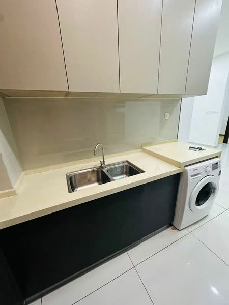Kondominium untuk Disewa di Bay Point @ Country Garden Danga Bay - Alviss Tay - Kitchen - PropertyGuru.com.my