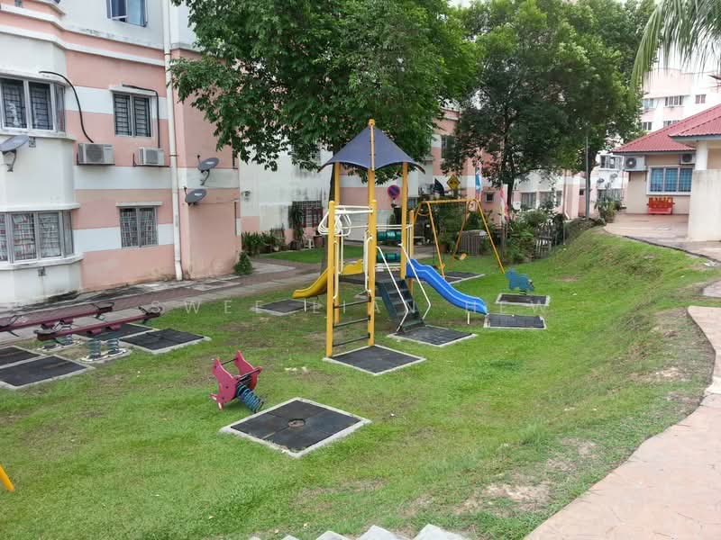 Pangsapuri untuk Dijual di Pangsapuri Mutiara Subang - Swee Lian Hew - Exterior - PropertyGuru.com.my