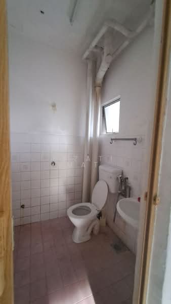 Apartment for Sale at Taman Bukit Mutiara Kajang - Izzati Mat - Bathroom - PropertyGuru.com.my