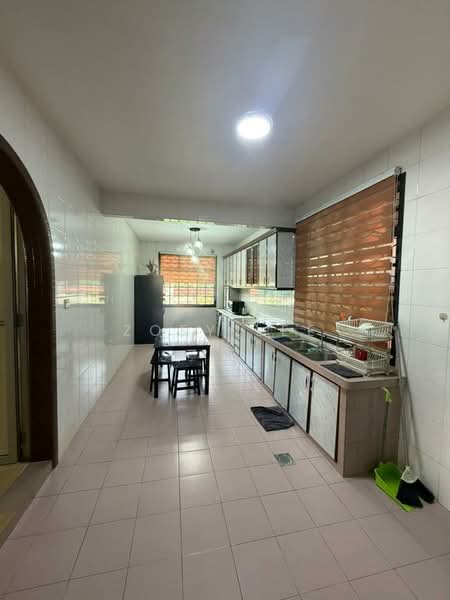Rumah Teres 2 Tingkat untuk Dijual di Taman Daya (Kluang) - Zoey Lee - Kitchen - PropertyGuru.com.my