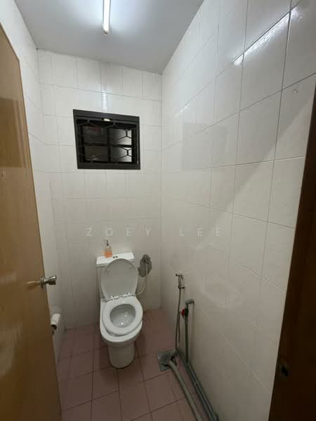 Rumah Teres 2 Tingkat untuk Dijual di Taman Daya (Kluang) - Zoey Lee - Bathroom - PropertyGuru.com.my