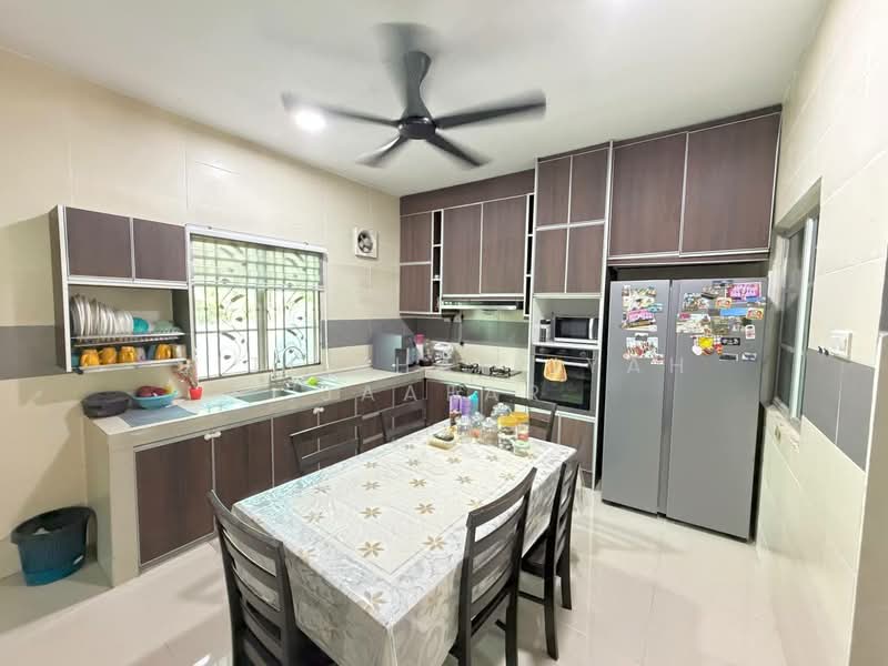Semi-Detached House for Sale in Klang (Selangor) - SITI KHAIRIYAH JAAFAR - Kitchen - PropertyGuru.com.my