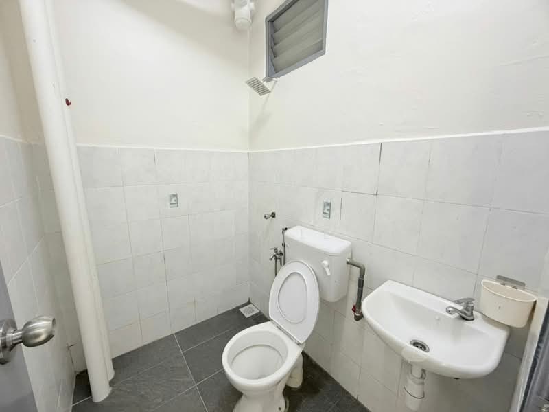 Apartment for Sale at Villa Krystal Apartment - Zoey Lee - Bathroom - PropertyGuru.com.my