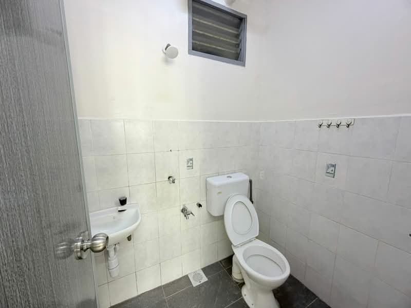 Apartment for Sale at Villa Krystal Apartment - Zoey Lee - Bathroom - PropertyGuru.com.my