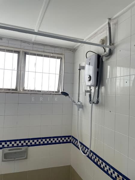 Kondominium untuk Dijual di Puncak Athenaeum - Erik Nyon - Bathroom - PropertyGuru.com.my