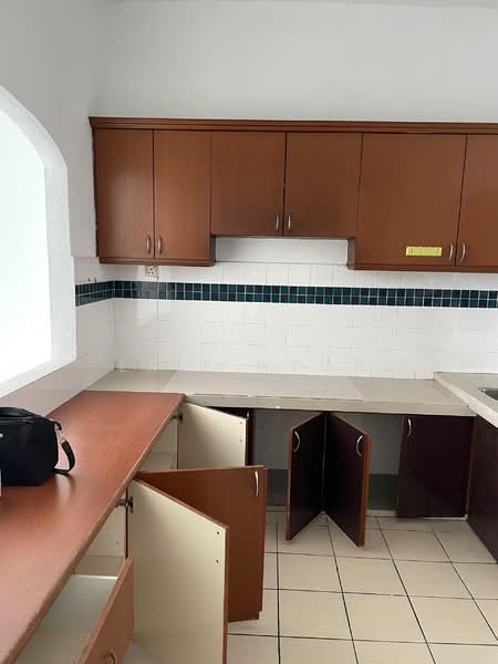 Kondominium untuk Dijual di Puncak Athenaeum - Erik Nyon - Kitchen - PropertyGuru.com.my