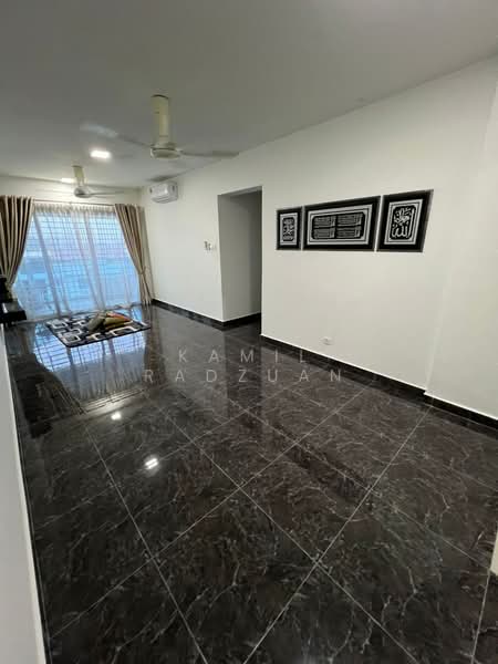 Pangsapuri untuk Disewa di Putra 1 - Kamil Radzuan - Living Room - PropertyGuru.com.my