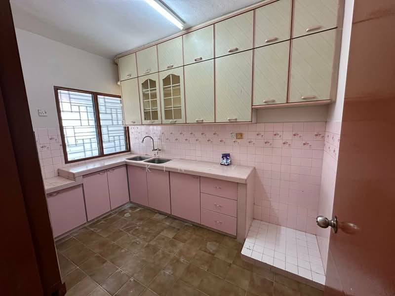 2-storey Terraced House for Rent in Taman Sri Sinar (Segambut) - Kin CK - Kitchen - PropertyGuru.com.my