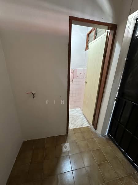 2-storey Terraced House for Rent in Taman Sri Sinar (Segambut) - Kin CK - Bathroom - PropertyGuru.com.my