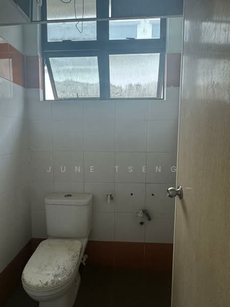 Shop for Rent in Ulu Tiram (Johor) - June Tseng - Bathroom - PropertyGuru.com.my
