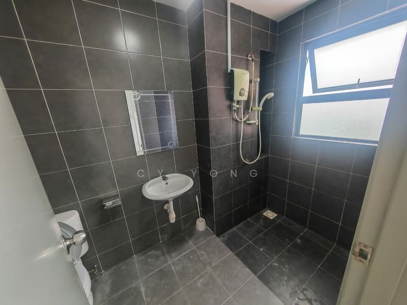 Condominium for Rent at Residensi Bukit Palma 1 (Palm Hill Residence 1) - CY Yong - Bathroom - PropertyGuru.com.my