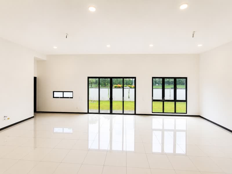 Rumah Berkembar untuk Dijual di Telok Panglima Garang (Selangor) - Lennard Lim - Living Room - PropertyGuru.com.my