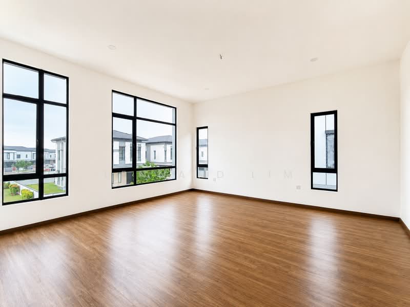 Rumah Berkembar untuk Dijual di Telok Panglima Garang (Selangor) - Lennard Lim - Living Room - PropertyGuru.com.my