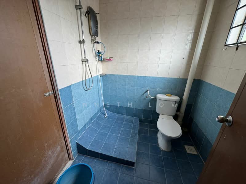 2-storey Terraced House for Sale in Seksyen 3, Taman Kinrara (Puchong) - Kenneth Low - Bathroom - PropertyGuru.com.my