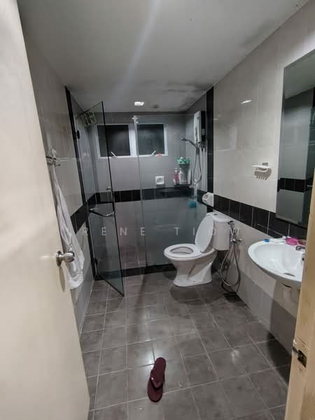 Servis Apartment untuk Dijual di Koi Kinrara - Irene Tiow - Bathroom - PropertyGuru.com.my