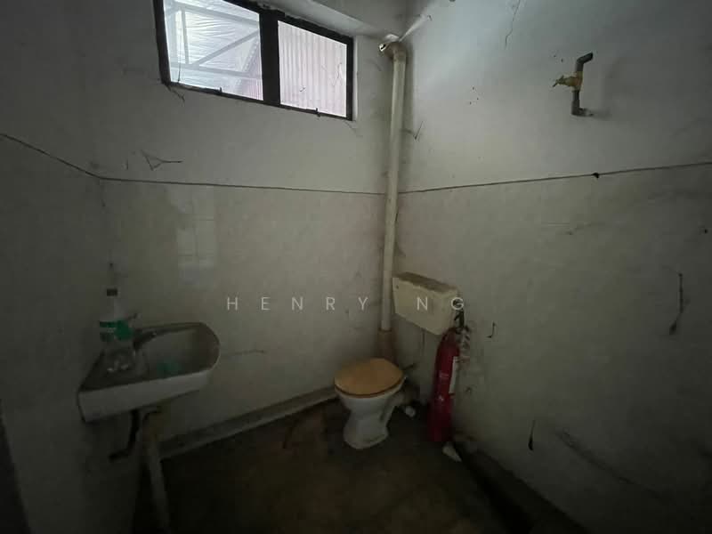 Warehouse for Rent in Taman Ria Jaya (Sungai Petani) - Henry Ng - Bathroom - PropertyGuru.com.my