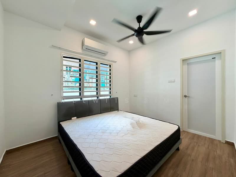Semi-Detached House for Rent in Tanjung Bungah (Penang) - Welwits Sim - Bedroom - PropertyGuru.com.my