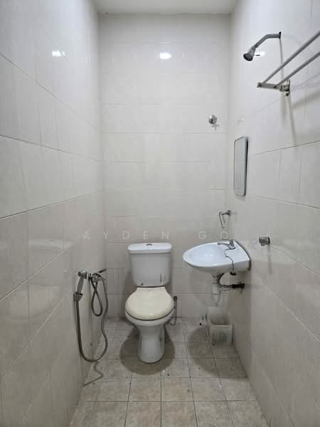 Rumah Berkembar untuk Dijual di Laman Residen Kipark Sri Utara (Batu Caves) - Ayden Go - Bathroom - PropertyGuru.com.my
