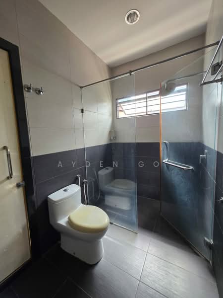 Rumah Berkembar untuk Dijual di Laman Residen Kipark Sri Utara (Batu Caves) - Ayden Go - Bathroom - PropertyGuru.com.my