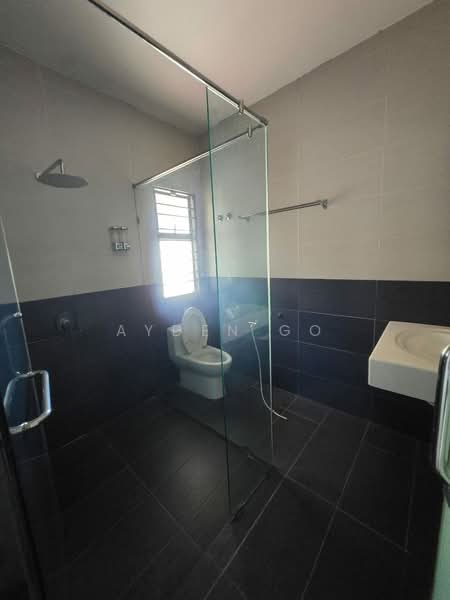 Rumah Berkembar untuk Dijual di Laman Residen Kipark Sri Utara (Batu Caves) - Ayden Go - Bathroom - PropertyGuru.com.my