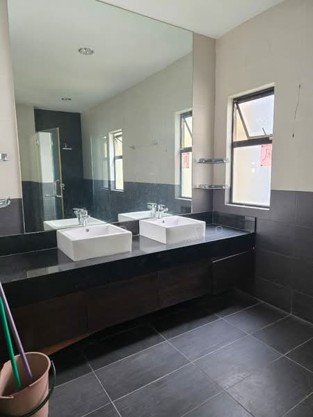 Rumah Berkembar untuk Dijual di Laman Residen Kipark Sri Utara (Batu Caves) - Ayden Go - Bathroom - PropertyGuru.com.my