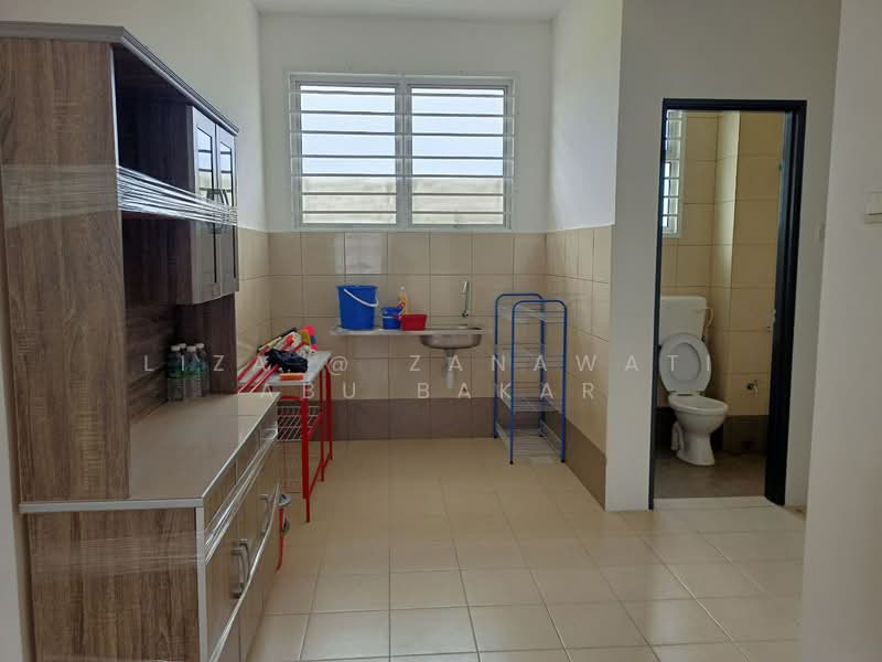 Townhouse for Rent in Kajang (Selangor) - Liza @ Zanawati Abu Bakar - Kitchen - PropertyGuru.com.my