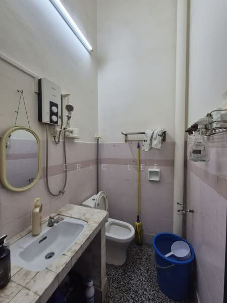 1-storey Terraced House for Sale in Taman Nusa Bestari 2 (Iskandar Puteri (Nusajaya)) - Eric Lee - Bathroom - PropertyGuru.com.my