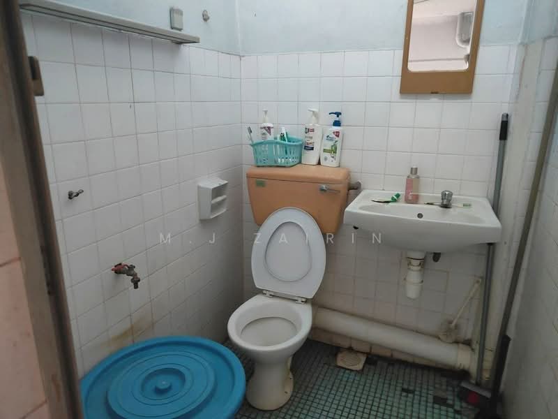 2-storey Terraced House for Sale in Bandar Baru Ampang (Ampang) - M.J Zairin - Bathroom - PropertyGuru.com.my