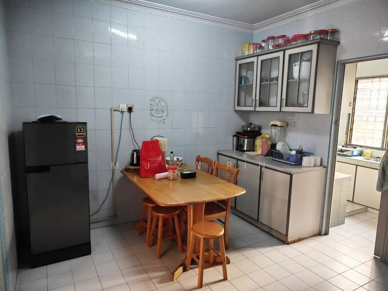 2-storey Terraced House for Sale in Bandar Baru Ampang (Ampang) - M.J Zairin - Kitchen - PropertyGuru.com.my