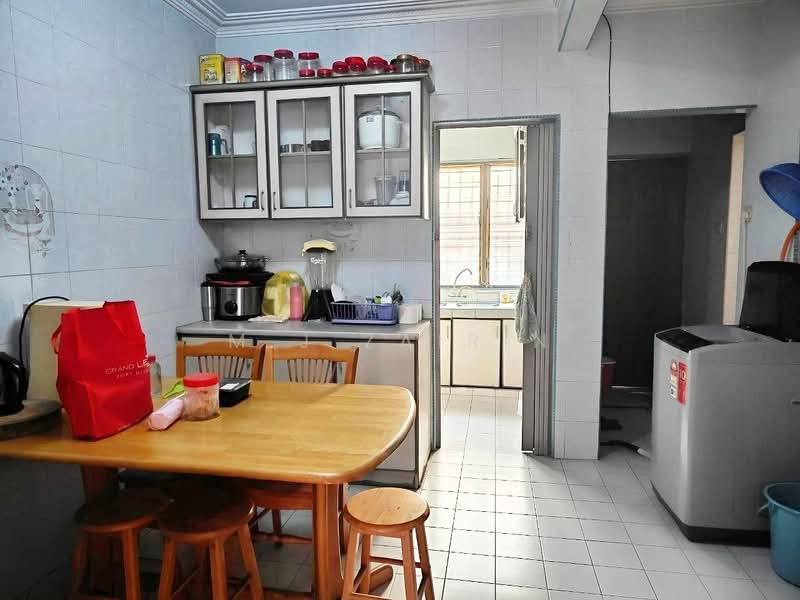 2-storey Terraced House for Sale in Bandar Baru Ampang (Ampang) - M.J Zairin - Kitchen - PropertyGuru.com.my