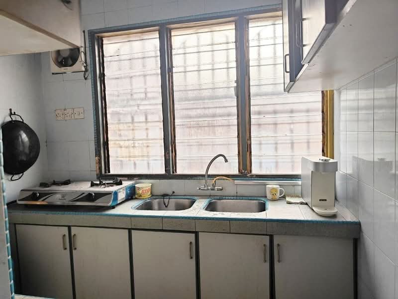 2-storey Terraced House for Sale in Bandar Baru Ampang (Ampang) - M.J Zairin - Kitchen - PropertyGuru.com.my