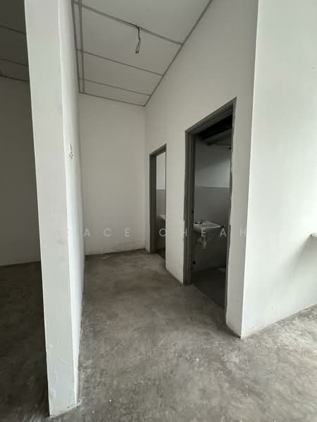 Shop / Office for Sale in Taman Nusa Sentral (Iskandar Puteri (Nusajaya)) - Cace Cheah - Bathroom - PropertyGuru.com.my