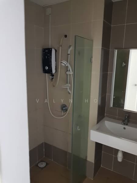 Service Residence for Rent at Centrestage Designer Suite - Valyn Ho - Bathroom - PropertyGuru.com.my