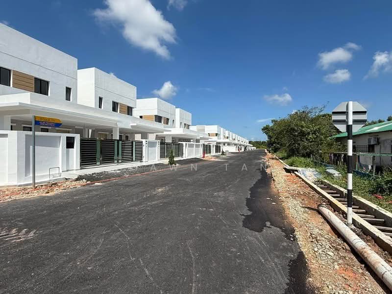 Rumah Berkembar untuk Dijual di Batu Pahat (Johor) - Shawn Tan - PropertyGuru.com.my