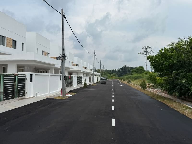 Rumah Berkembar untuk Dijual di Batu Pahat (Johor) - Shawn Tan - PropertyGuru.com.my