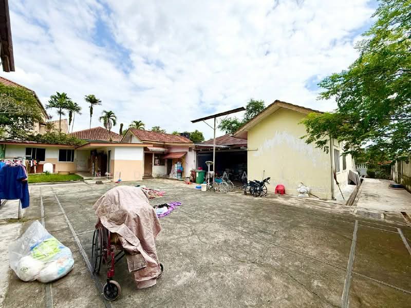 Rumah Banglo untuk Dijual di Seksyen 11 (Petaling Jaya) - Nadia Jaafar - Exterior - PropertyGuru.com.my
