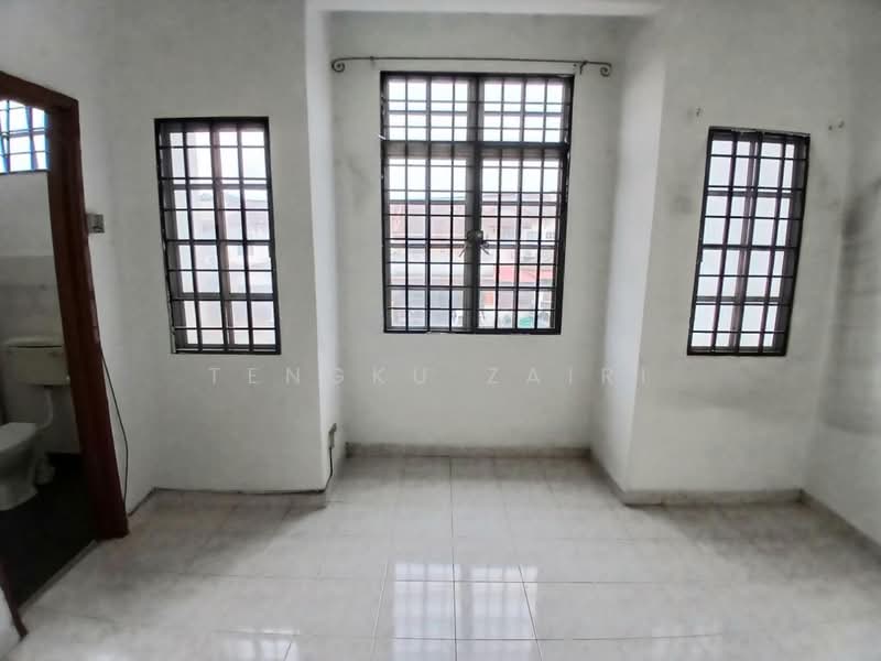 2-storey Terraced House for Sale in Puncak Alam (Selangor) - Tengku Zairi - PropertyGuru.com.my
