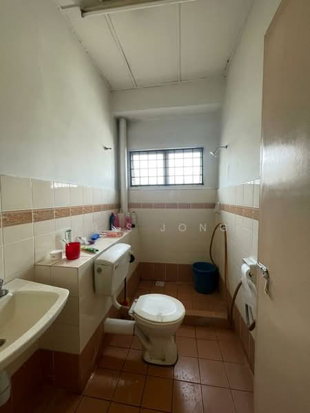 2-storey Terraced House for Sale in Rawang Perdana 2 (Rawang) - Tris Jong - Bathroom - PropertyGuru.com.my
