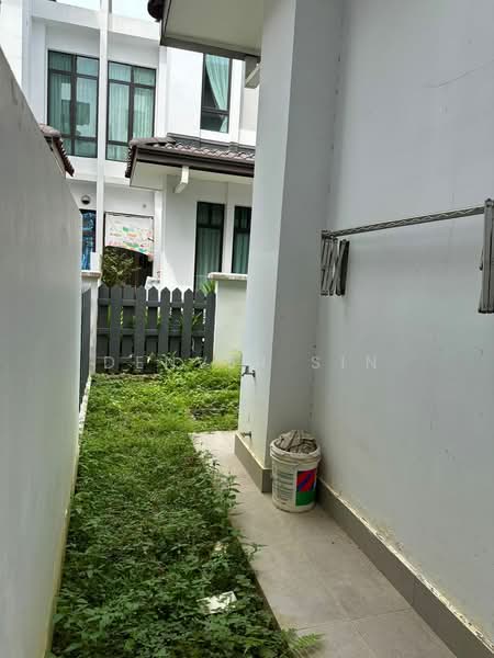 Rumah Teres 2 Tingkat untuk Dijual di Eco Majestic (Semenyih) - Denver Sin - Exterior - PropertyGuru.com.my