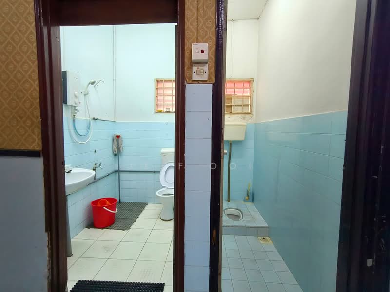 1-storey Terraced House for Sale in Johor Bahru (Johor) - Jeff Ooi - Bathroom - PropertyGuru.com.my
