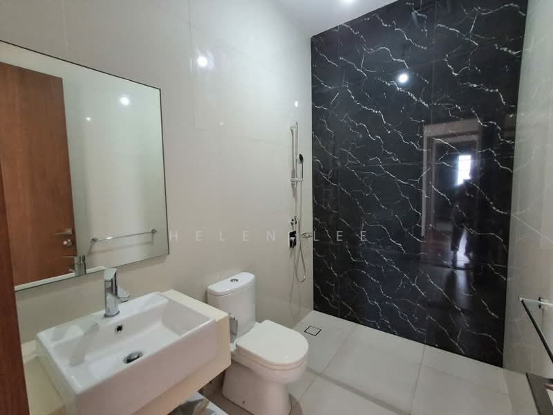 Semi-Detached House for Sale in Iskandar Puteri (Nusajaya) (Johor) - Helen Lee - Bathroom - PropertyGuru.com.my