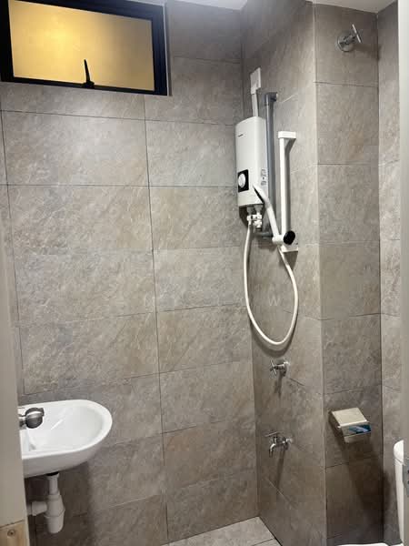 Servis Apartment untuk Disewa di Traders Park - Amy Low - Bathroom - PropertyGuru.com.my