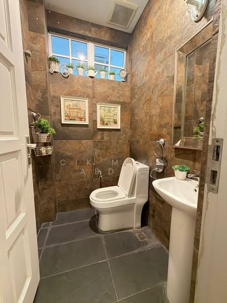 Rumah Berkembar untuk Dijual di Ampang (Kuala Lumpur) - Cik Maya Abdul - Bathroom - PropertyGuru.com.my