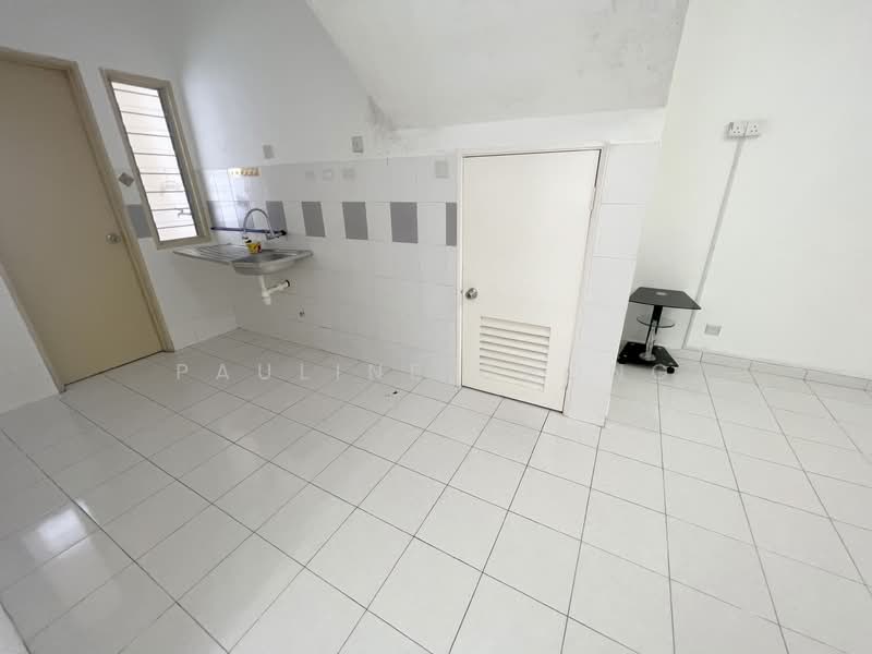 Townhouse for Rent in Batu Caves (Selangor) - Pauline Chong - Kitchen - PropertyGuru.com.my