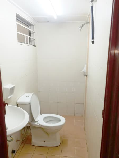 Townhouse for Rent in Batu Caves (Selangor) - Pauline Chong - Bathroom - PropertyGuru.com.my